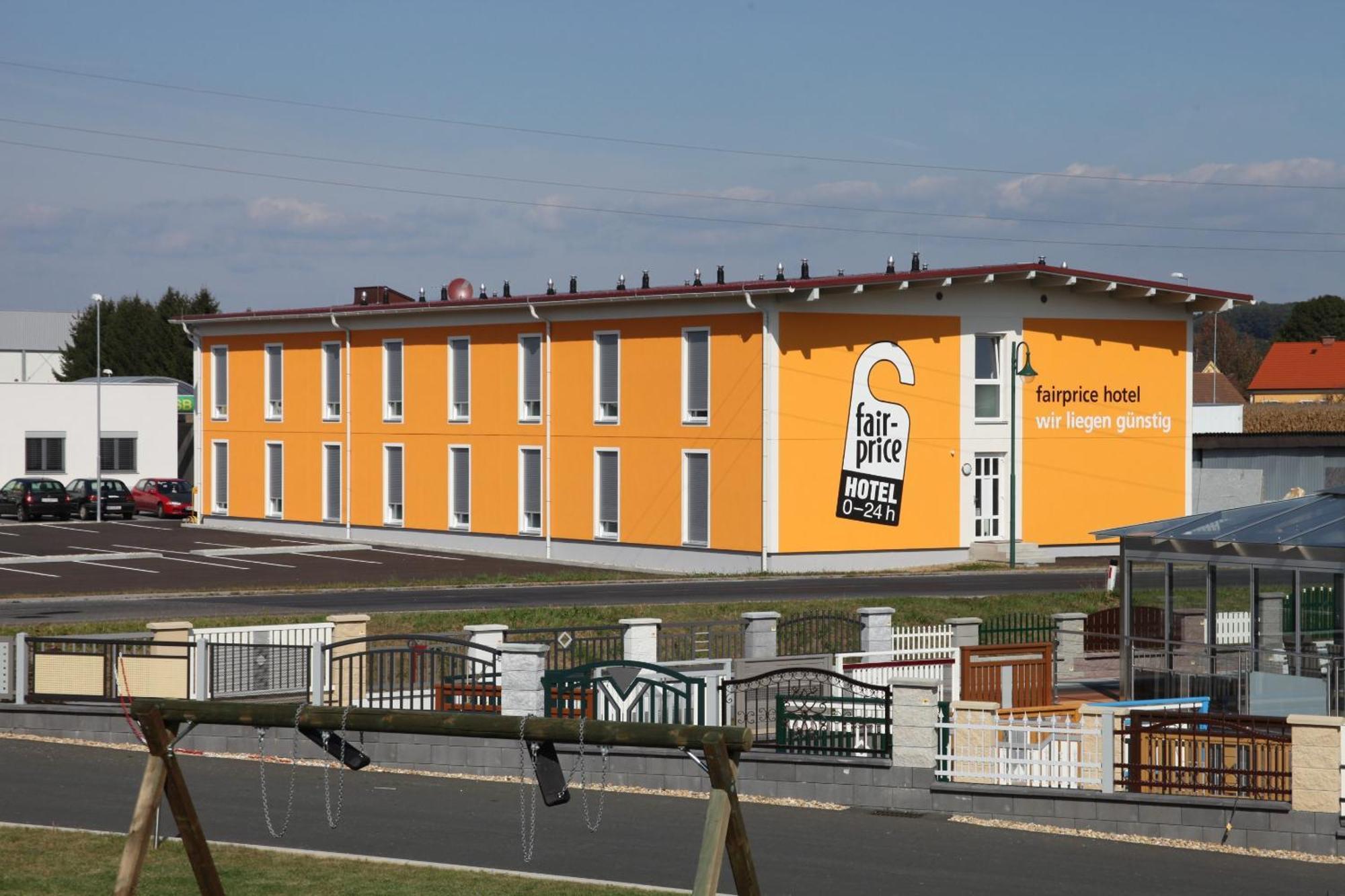 Fair-Price-Hotel Bad Waltersdorf Exteriör bild
